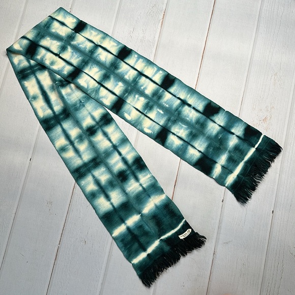 Wool scarf hand dyed green and white - Picture 11 of 12